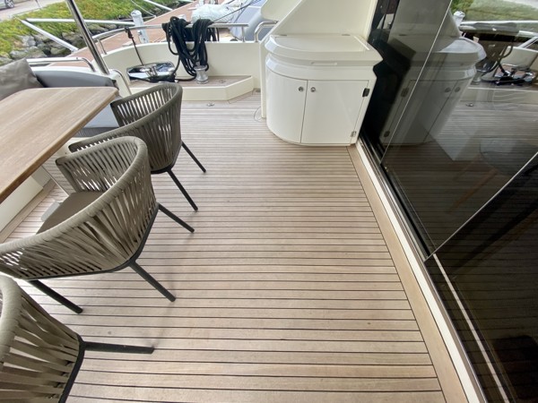2007 AZIMUT 85