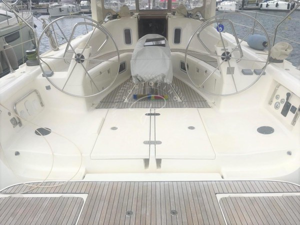 2012 AZUREE 40 VOYAGE