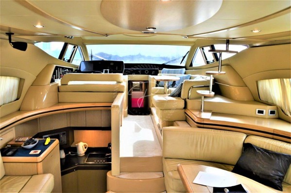 2006 FERRETTI 550 FLY