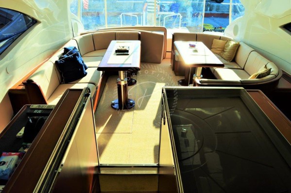 2001 | 2015 MANGUSTA 72