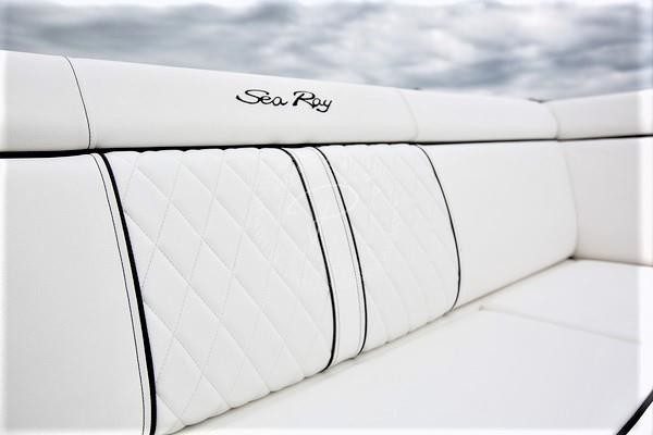 2015 SEA RAY 270 SUNDECK