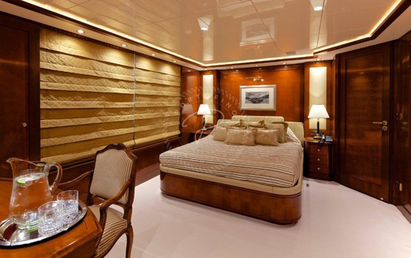 2006/2013 MONDOMARINE CUSTOM 49M