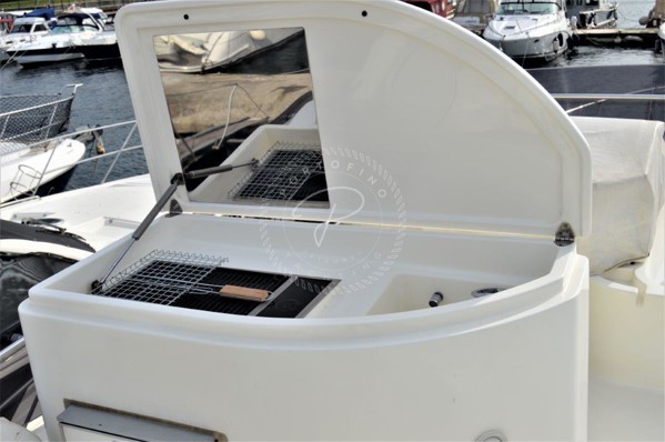 2006 FERRETTI 550 FLY