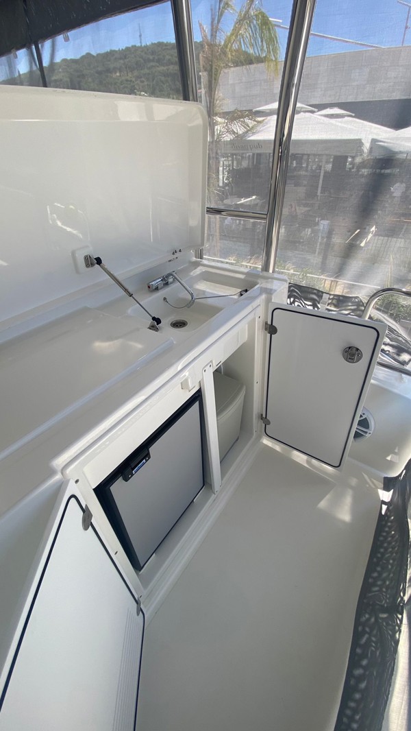 2025 BENETEAU SWIFT TRAWLER 48
