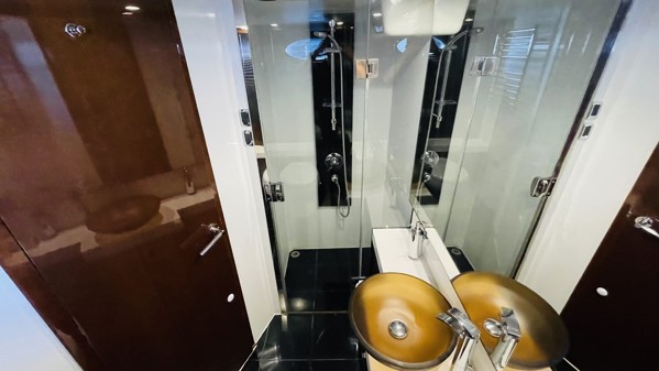 2012 PRINCESS 64
