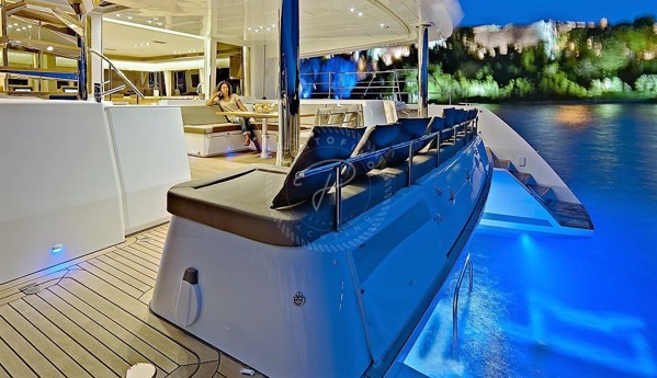 2012 LAGOON 620
