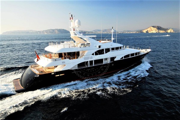 2007 | 2017 BENETTI VISION 145