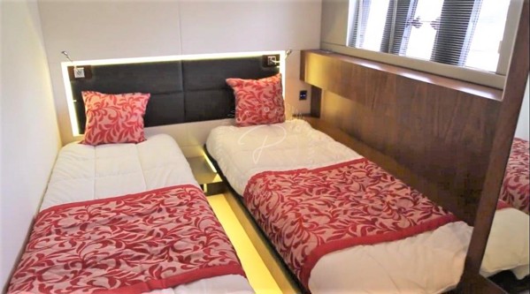 2012 FAIRLINE TARGA 50 GT