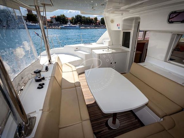 2010 LAGOON 440