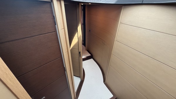 2012 PERSHING 72