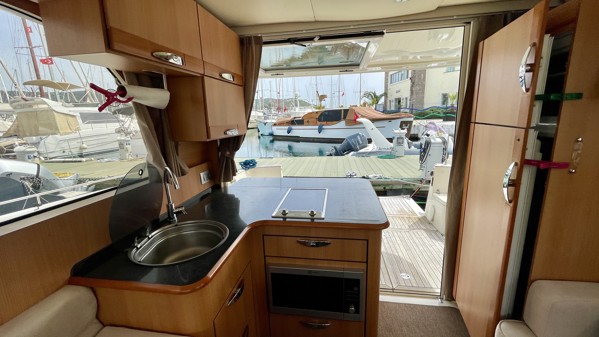 2014 GREENLINE 33 HYBRID