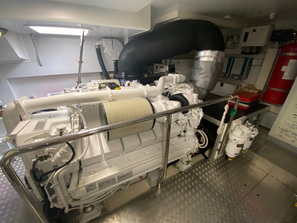 2021 FERRETTI YACHTS 920
