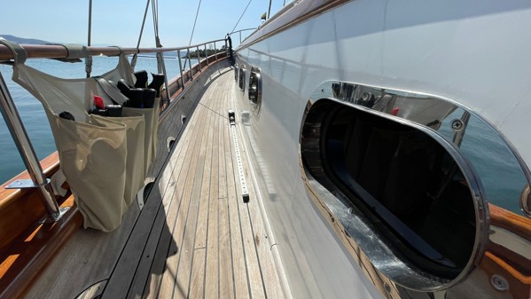 2011 TIRHANDIL CUSTOM 20 M WOODEN