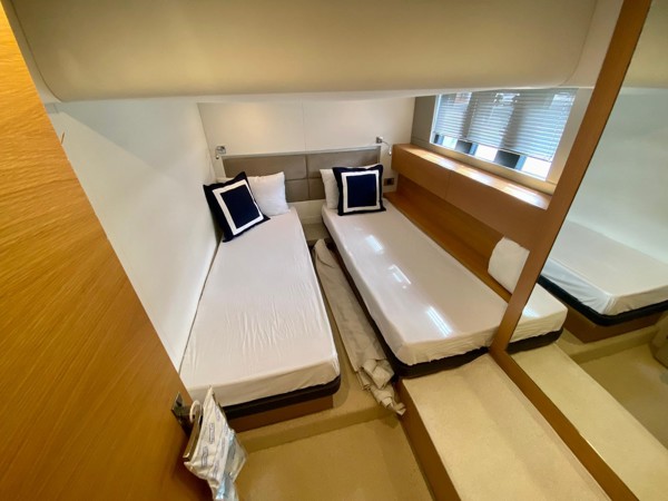 2012 FAIRLINE TARGA 50 GT