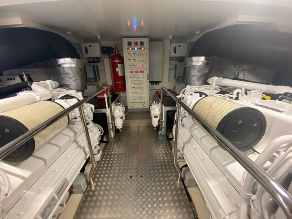 2021 FERRETTI YACHTS 920