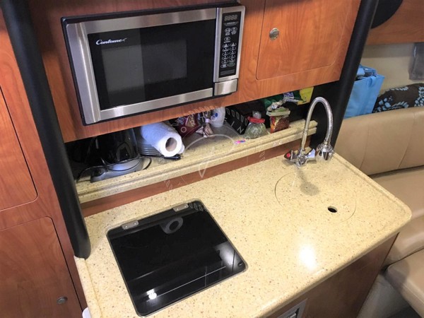 2011 RINKER 280 EC