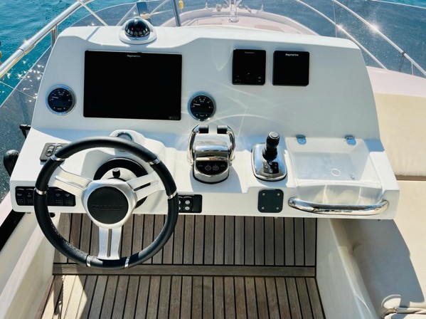 2021 PRESTIGE 420 FLY