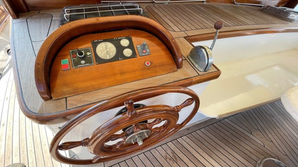 2011 TIRHANDIL CUSTOM 20 M WOODEN