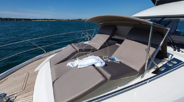 2018 PRESTIGE 520 FLY