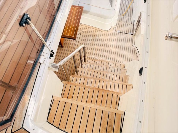 2009 FAIRLINE PHANTOM 48