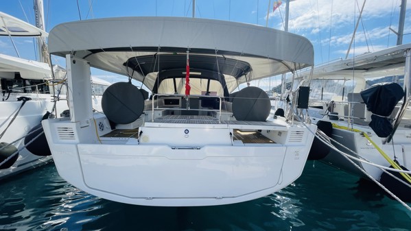 2021 DUFOUR 530