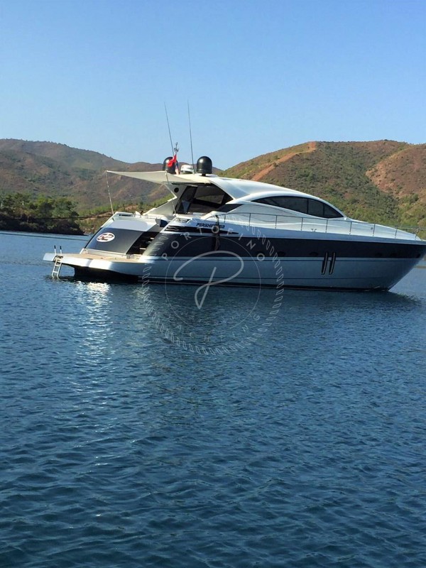 2005 PERSHING 62