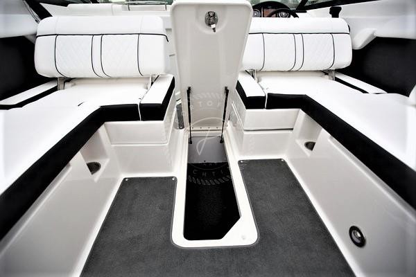 2015 SEA RAY 270 SUNDECK