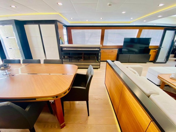 2015 MANGUSTA 132