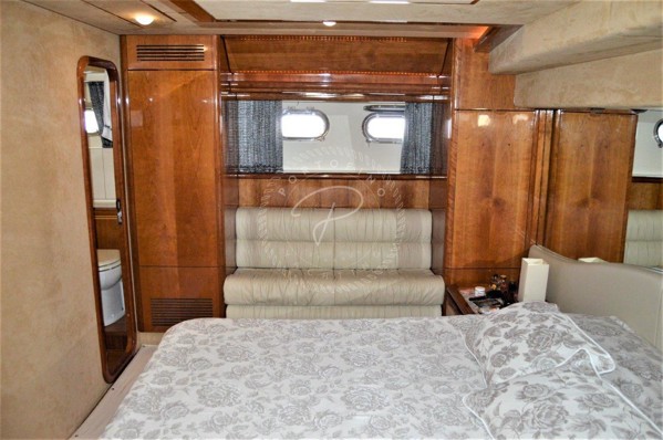 2001 FERRETTI YACHTS 80