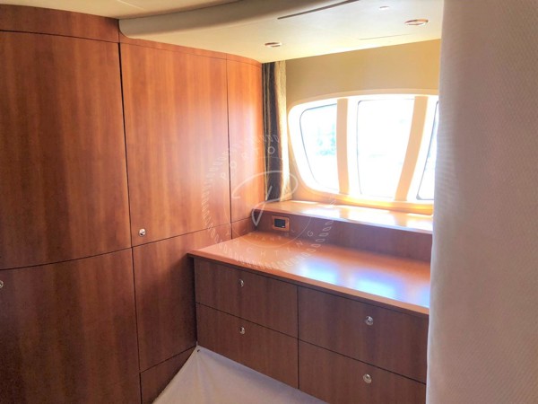 2010 AZIMUT 55 FLY