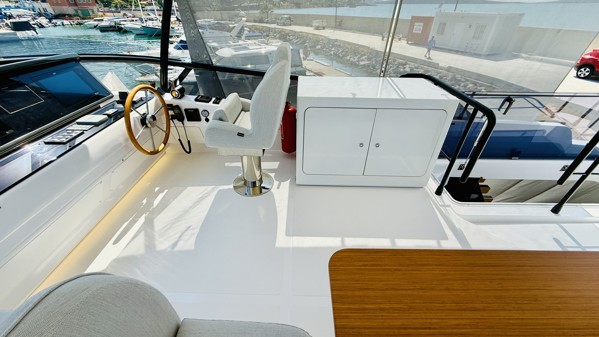 2025 AZIMUT MAGELLANO 60