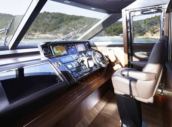 2014 PRINCESS 82
