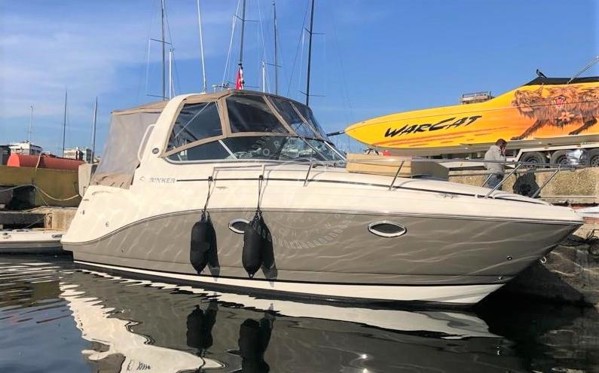 2011 RINKER 280 EC