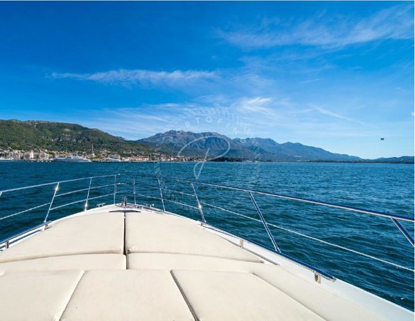 2009 AZIMUT 68S