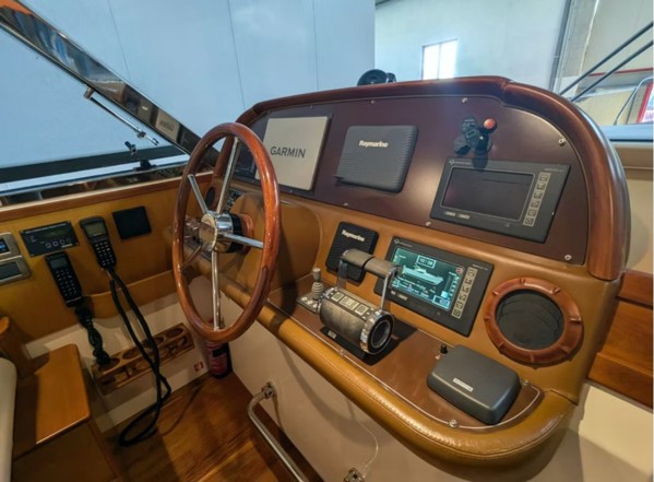 2006 MOCHI CRAFT DOLPHIN 51