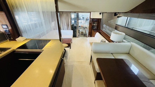2012 PRINCESS 64