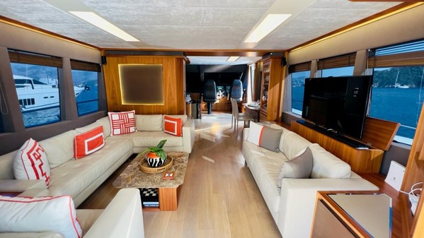 2014 ABSOLUTE 72 FLY