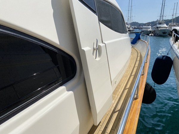 2000 FALCON 86