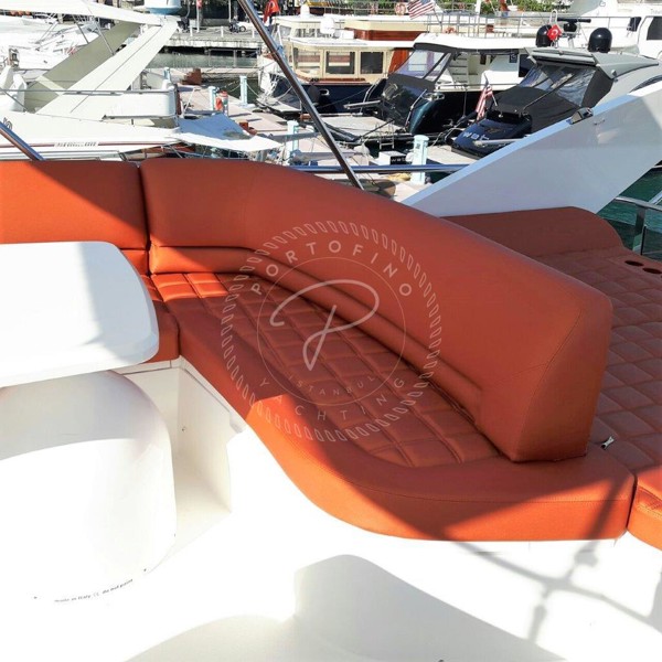 2010 PRINCESS 54