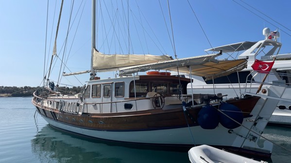2011 TIRHANDIL CUSTOM 20 M WOODEN