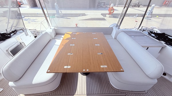 2025 AZIMUT MAGELLANO 60