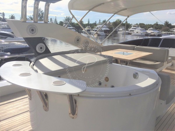 2016 SUNSEEKER 75 YACHT