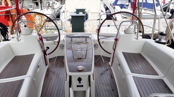 2009 BENETEAU OCEANIS 43