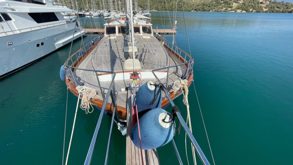 2011 TIRHANDIL CUSTOM 20 M WOODEN
