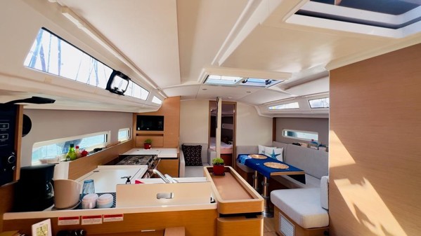 2020 JEANNEAU SUN ODYSSEY 410