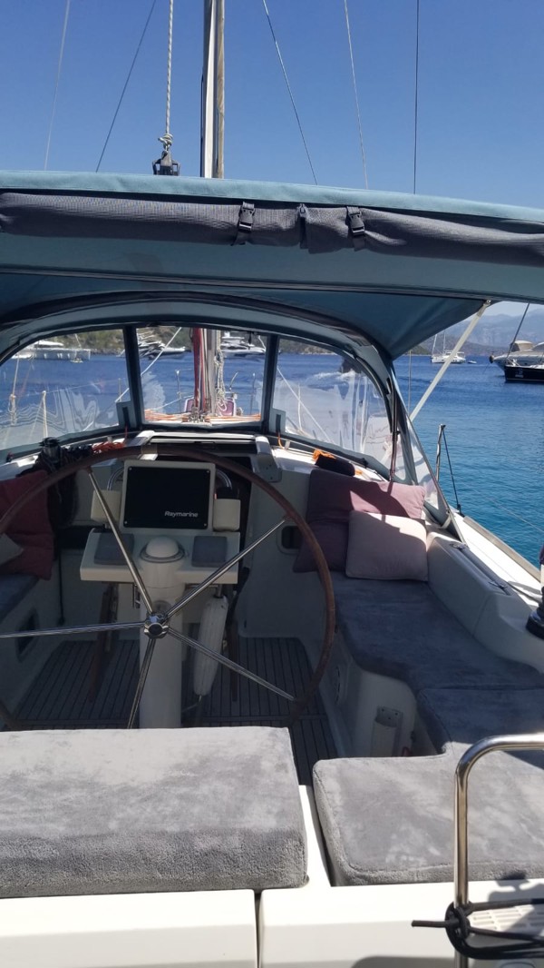 2008 BENETEAU OCENAIS 37