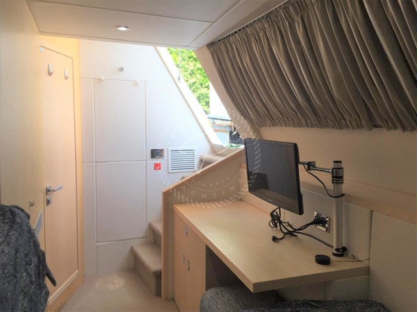 2016 SUNSEEKER 75 YACHT
