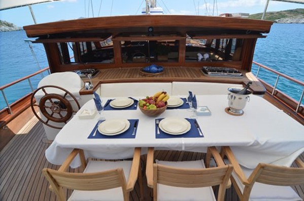 2011 TIRHANDIL CUSTOM 20 M WOODEN