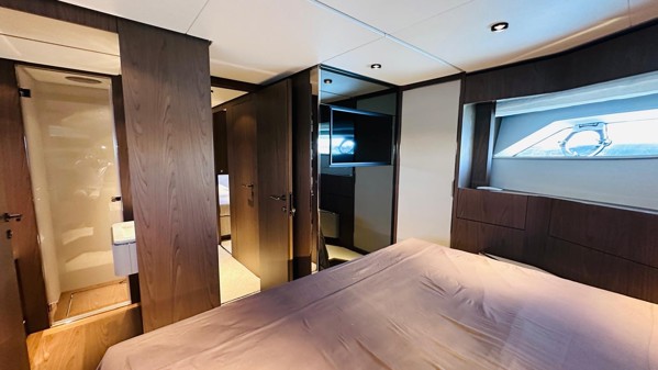2022 FERRETTI 780