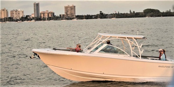 2016 SAILFISH 325 DC